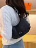 Moderna 2025 Nueva Versátil Bolso de Hombro Tipo Dumpling Moda Bolso Cruzado para Mujer con Estampado de Letras y Bloques de Color Bolso de Axila