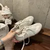 Zapatillas casual de cuero con cordones, punta redonda, versátiles para mujer, colección otoño/invierno 2026, con bloques de color, suela blanda, que aumentan la altura, zapatillas de entrenamiento alemanas para mujer
