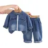Roupas para Meninos 2026 Primavera e Outono Cor Sólida Zíper com Capuz Bordado de Letra em Jeans Conjunto de Duas Peças em Jeans