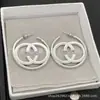 Nuevos Pendientes Chanel Collar de Familia Antigua Pulsera TB Pendientes CD Dior Réplica con Etiquetas Versión Alta Venta al por Mayor de Fábrica