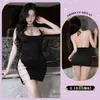 Lencería sexy con abertura, deseo puro, sin espalda, cuello halter, corte ajustado, falda bodycon, pasión tentación de discoteca, minifalda erótica
