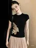 Top de punto ajustado de manga corta con estampado floral pintado a mano estilo coreano para mujer, nuevo diseño de verano, top moderno adelgazante y versátil