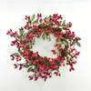 Guirnalda artificial de bayas navideñas con frutos rojos, ramas secas y piñas para decoración de puertas, fiestas navideñas, escaparates y adornos de pared
