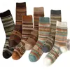 Calcetines Largos Estilo Étnico Vintage Otoño e Invierno Calcetines de Media Pantorrilla Melade Rayados para Mujer Tendencia Calcetines Holgados Estilo Hong Kong