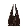 Bolso Tote Minimalista Mate Transfronterizo para Viajes Diarios de Mujer Estilo Nuevo Invierno 2025 con Tachuelas Versátil Casual Hombro Axila