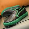 Zapatos de hombre de estación europea, mocasines tejidos de cuero transpirable de verano, zapatos casuales de pedal para hombre de la marca Tide, una generación de cabello