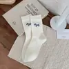 Meias de cano médio bordadas com cachorrinhos para mulheres, estilo coreano de outono com bolinhas e listras, meias femininas fofas e versáteis, meias largas estilo universitário para meninas