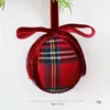 Novo enfeite de bola de Natal com laço xadrez da Amazon 8CM bola de Natal de espuma decoração Presente de Natal
