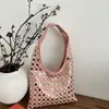 Bolsa Personalizada Estilo Coreano, Novo Modelo de Primavera, Bolsa Saco com Rebites de Grande Capacidade, Simples e Casual, Aparência Premium, Bolsa de Ombro Estilosa