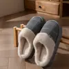 Chinelos fofos xadrez retrô, novo estilo outono/inverno 2026, quentes e felpudos para usar em casa, com sola antiderrapante, adequados para casais