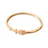Pulsera de Oro Real de 18K Electrochapada con Cierre de Cruz de Flecha, Diseño Único, Personalidad de Nicho, Joyería Simple y de Lujo Ligero