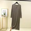 Nuevo vestido modal de manga larga con cuello en V talla grande para mujer, un vestido ligero hasta la rodilla que se puede usar como prenda exterior, para uso casual o como pijama.