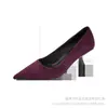 Sandalias de Tacón Alto Rojas de Gamuza Cómodas Versátiles de Punta Fina y Boca Baja, Zapatos de Tacón Alto de Tacón Delgado, Estilo Nuevo Transfronterizo de Comercio Exterior Europeo y Americano