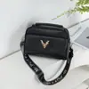 Otoño 2026 Nuevo Estilo Bolso Cruzado para Madre de Mediana Edad Bolso de Hombro Único para Mujer Gran Capacidad Moda de Gama Alta Fábrica de Origen Lote Mixto