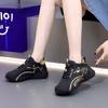 Novos Sapatos de Casal 2025 Xadrez Solado Macio Sapatos de Pai Antiderrapante Femininos Mais Fáceis de Combinar para Esportes e Sapatos Casuais Outono Novos Sapatos Femininos
