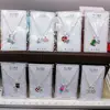 Nuevo Estilo Conjunto de Cadena para Clavícula con Colgante Incrustado de Diamantes para Mujer, Suministro para Puesto del Mercado Nocturno de Tienda de 2 Yuanes, Venta al por Mayor de Accesorios Pequeños para Estudiantes