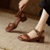Sandálias Femininas Primavera e Verão New Mid-heel Square Toe com sapatos femininos de couro macio