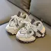 Zapatos Casuales de Moda Tendencia 2026 Modelo Nuevo de Primavera para Hombres, Mujeres y Niños, Transpirables Ligeros Antideslizantes Suave Suela Zapatos de Papá