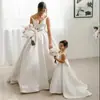 Vestido de noiva de cetim branco para daminha com uma pequena cauda, minivestido de noiva para desfile de moda infantil, vestido de princesa para fotografia de estúdio