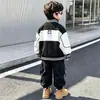 Casaco de Outono para Meninos WY Jaqueta de Baseball 2026 Novo Estilo de Outono para Crianças Descoladas, Roupas Infantis Transfronteiriças, Jaquetas da Moda para Meninos Jovens