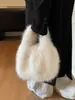 Envío directo disponible: Nuevo bolso de mano de felpa para mujer, un bolso tote peludo elegante y lujoso