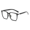 Gafas para Miopía que Cambian de Color para Uso en Interiores y Exteriores, Marco Negro, Efecto Adelgazante para Rostros Redondos de Mujer, Marco Grande, Luz Azul Antirreflejo, Protección Ocular, Gafas para Miopía con Lente Plana