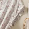 Foto Real de Camiseta Top de Algodão e Linho Plus Size de Manga Curta em Estoque com Estampa Artística Vintage de Borda Franzida para Primavera