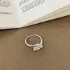 Anillo de Metal con Perlas Versátil de Lujo Ligero Estilo Francés para Mujer, de Nicho de Gama Alta, Sencillo, de Moda, Tendencia, para el Día a Día