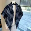 Bufanda Chal Triangular de Cuadros Británicos para Mujer Otoño Invierno Bufanda Cálida de Punto de Alto Gama Versátil Cardigan Exterior Calentador de Cuello