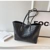 Moda Bolso Tote Tejido de Gran Capacidad para Mujer 2024 Nuevo Casual Explosivo Bolso de Hombro Nicho Bolso de Trabajo