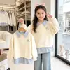 Moletom Feminino Primavera e Outono Estilo College com Gola Polo, Moda Coreana Fashionável com Retalhos Listrados, Falso Duas Peças, Manga Longa