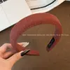 Diadema retro de alta calidad con dientes para otoño e invierno para mujer, diseñada para realzar la apariencia de la coronilla, nuevo estilo 2026, antideslizante, accesorio para el cabello versátil