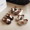 Meias chinelos femininas estilo Birkenstock com sola macia, coleção nova 2026, versáteis e fofos, com design de pelúcia, estilo casual e camurça com fecho de fivela, perfeitos para mulheres jovens