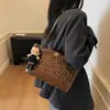 Bolso de Mujer de Moda 2025 Nuevo Modelo de Hombro Cruzado Gran Capacidad Elegante Bolso para Viajar con un Toque de Lujo Bolso de Moda con Estampado de Leopardo