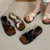 Chinelos de Cunha Quadrados Doces com Solado Grosso para Mulheres, Uso Externo de Verão, Sandálias Estilo Novo 2026, Sandálias Estilo Resort Francês