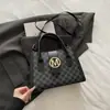 Bolsas de Alto Padrão para Mulheres 2025 Nova Coleção Outono Bolsa de Ombro para o Dia a Dia Moda Simples Design de Nicho Bolsa de Ombro Único Transversal