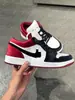 Tênis Putian Aj1 de Cano Baixo Tênis de Basquete Esportivos Masculinos e Femininos Puro Original Jordan 1 Dedo Cinza Branco Preto Vermelho Sb Dunk