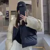 Chaqueta Corta de Plumas Estilo Coreano Precio Especial Liquidación Vendiendo a Precio de Pérdida Todos los Artículos Calidad Súper Buena Por Orden de Llegada