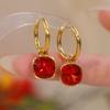 Pendientes de azúcar rojo estilo Hong Kong, temperamento elegante, estilo socialité, diseño de nicho, pendientes blancos, pendientes versátiles