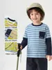 Camiseta a rayas de retazos estilo europeo para niño, manga larga para otoño, nueva ropa para niños 2026, camiseta básica para niño pequeño de primavera y otoño