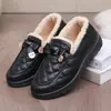 Atacado inverno novo sapatos femininos de algodão com sola grossa, resistentes ao frio e à prova d'água, confortáveis e casuais, com forro de fleece adicionado para calor extra, adequados para mães e crianças