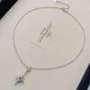 Nuevo Collar de Moda de Lujo Ligero con Estrella de Cuatro Puntas para Mujer, Cadena para Clavícula Dulce y Linda de Acero de Titanio, Collar de Zirconia de Temperamento de Alta Gama