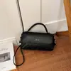 Bolso pequeño retro para mujer, nuevo bolso de hombro cruzado de moda para principios de otoño de 2026, bolso de mano cuadrado pequeño versátil para mujer