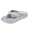 Chanclas de EVA para hombre 2026 nuevo estilo de alta gama casual de verano de moda antideslizantes suela suave zapatos de playa para exteriores