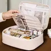 Bolsa de cosméticos de viagem de grande capacidade para mulheres, design minimalista 2026, à prova d'água, portátil e inclui uma necessaire