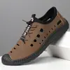 Sandálias Masculinas, Sapatos de Verão em Couro Macio, Solado Macio Antiderrapante para Uso Externo, Biqueira Fechada Respiráveis Vazados Casuais de Couro