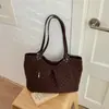 Bolso moderno de lunares de gran capacidad para mujer, nuevo bolso de hombro casual y relajado 2026, adecuado para estudiantes universitarios y personas que van al trabajo