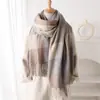 2025 Novo Estilo Coreano Simples Cachecol Xadrez Quente Imitação de Caxemira Moda Outono e Inverno Cachecol Versátil com Franjas para Mulheres