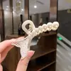 Rastelo de Cabelo Retro Francês Costas da Cabeça Pérola Clipe Grande para Coçar Grampo de Cabelo de Menina Clipe Elegante Coreano Cauda de Peixe Clipe de Tubarão