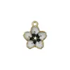 Acessórios DIY Liga Esmalte Flor Pequena de Cinco Pétalas Flor de Cerejeira Brincos, Adornos de Orelha, Pingentes, Pulseiras, Colares, Chaveiros, Charms